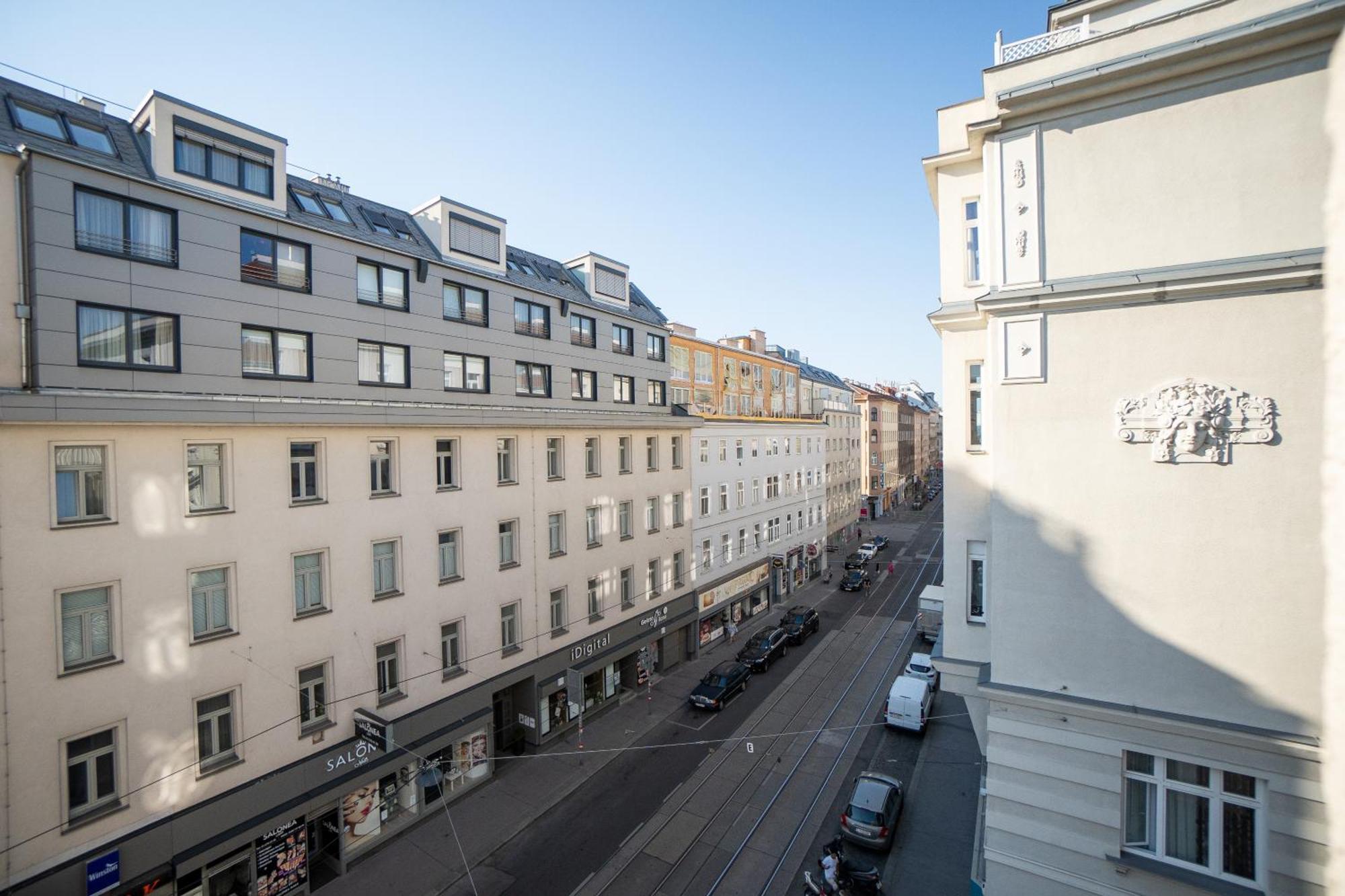 Beautiful New Near Center Appartement